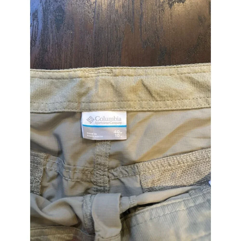 Columbia tan cargo shorts - 40” men’s - B11‎